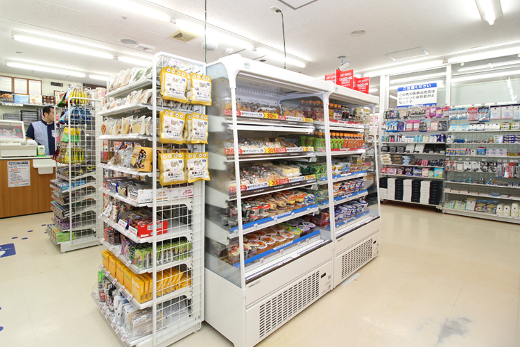 写真:にし棟3階のローソン